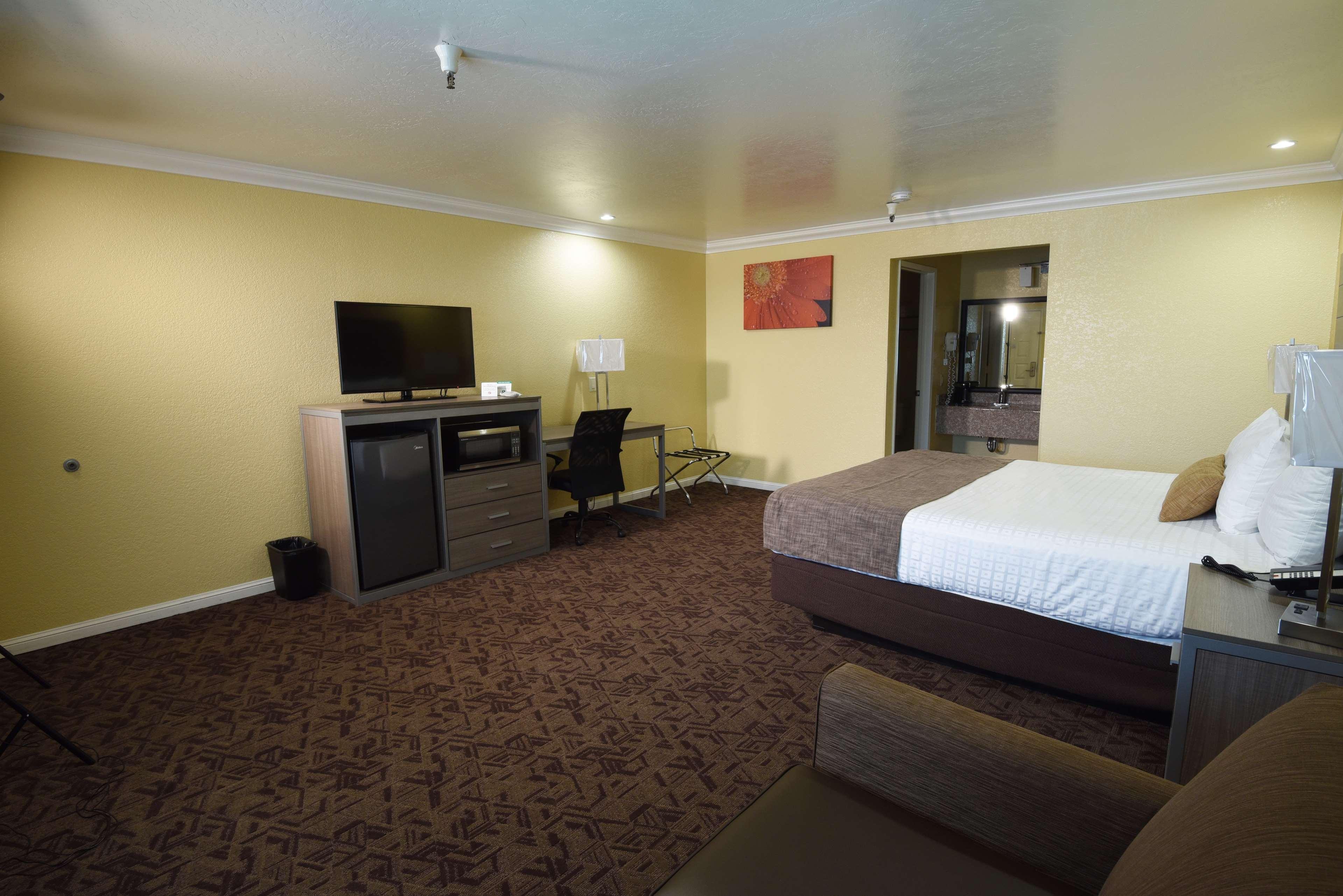 Best Western Hanford Inn Exterior photo