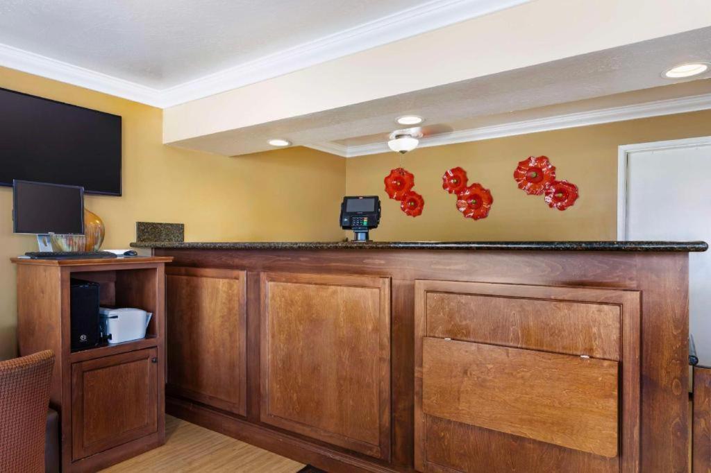 Best Western Hanford Inn Exterior photo