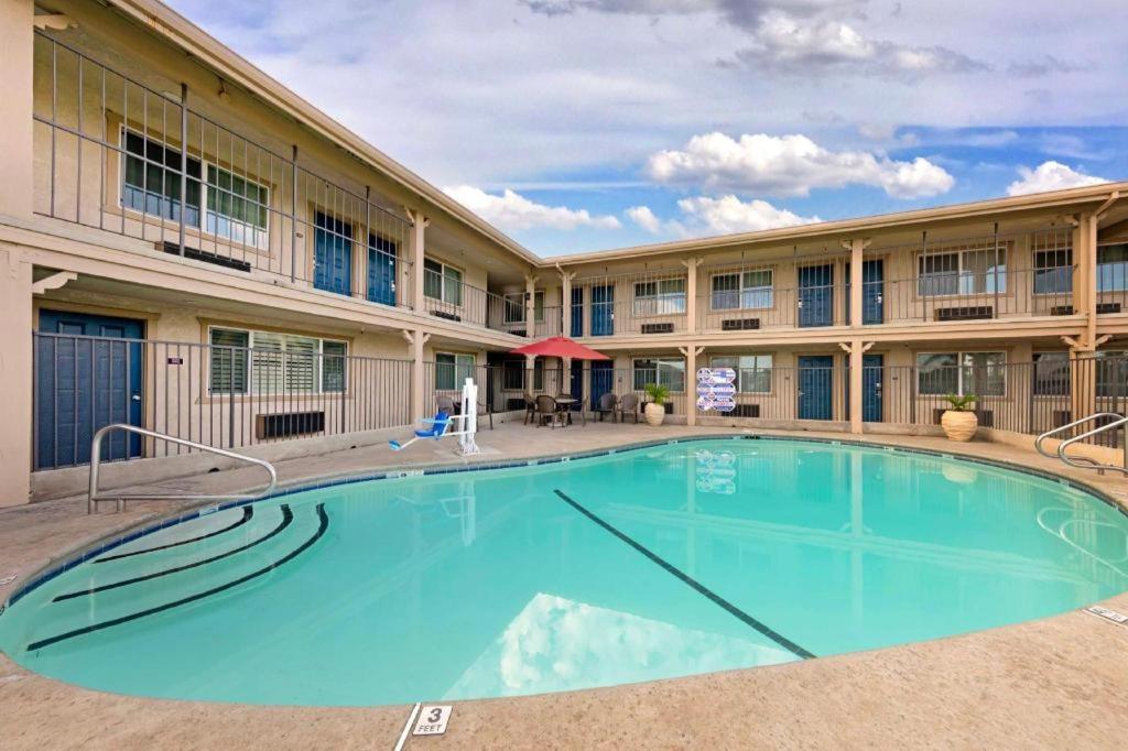 Best Western Hanford Inn Exterior photo