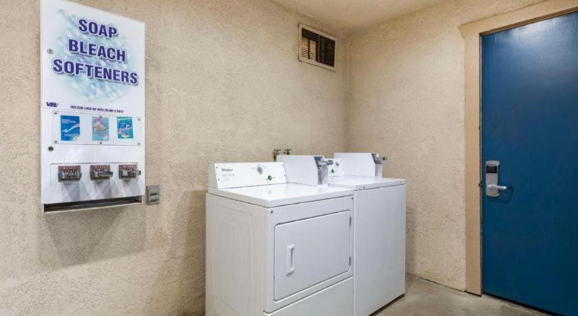 Best Western Hanford Inn Exterior photo