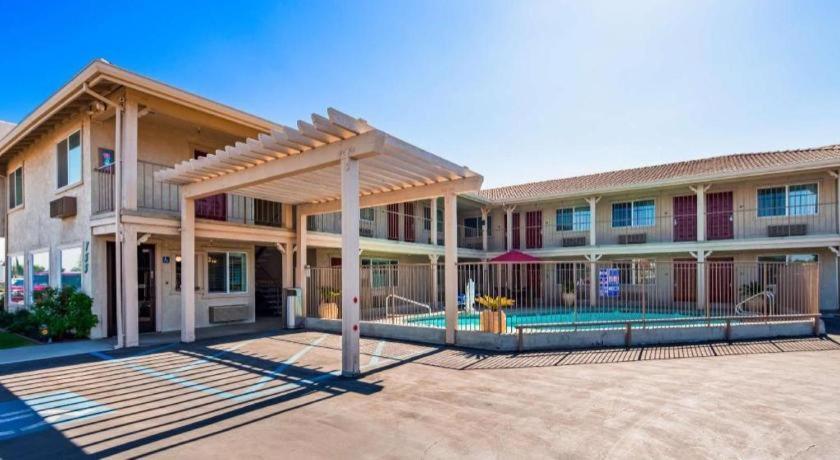 Best Western Hanford Inn Exterior photo
