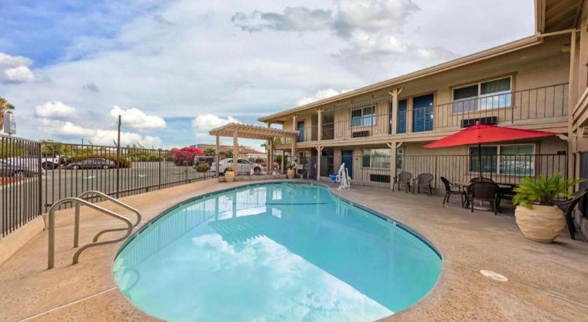 Best Western Hanford Inn Exterior photo
